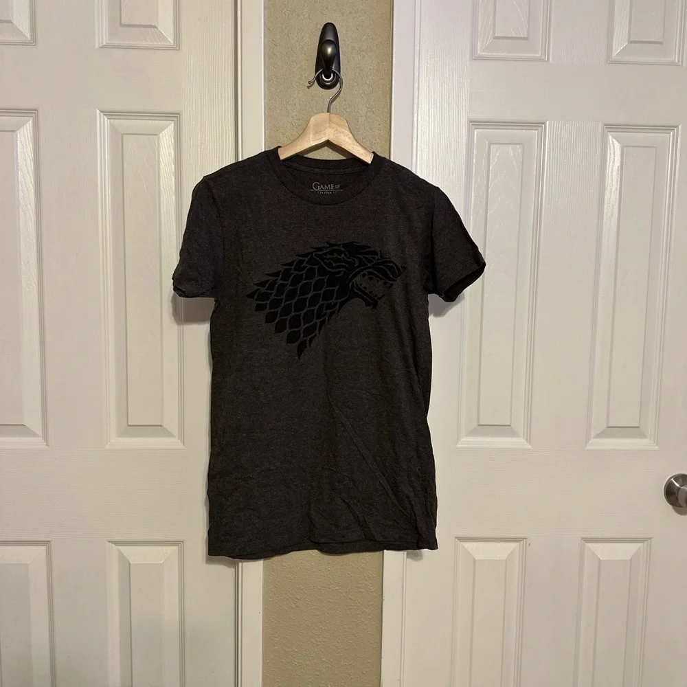 Isaac Morris Game of Thrones Grey T-Shirt - Simple Black Stark Crest (X-Small) - Picture 3 of 4
